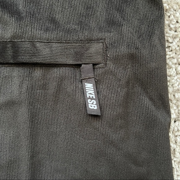 Nike Sb Dry Corduroy Skateboard Shorts Brown Mens - Picture 6 of 6